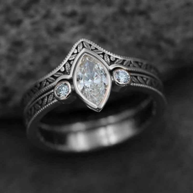 Women's Retro Simple And Exaggerated Personality Ring